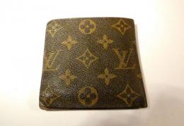 LOUIS VUITTON モノグラム 二つ折り財布　039