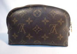 LOUIS VUITTON モノグラム　ポーチ　265